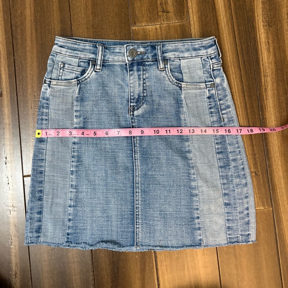 Kut from the Kloth Sz 2 Joey Skirt Blue Denim Two Tone Panel High Waist Short - Picture 3 of 9